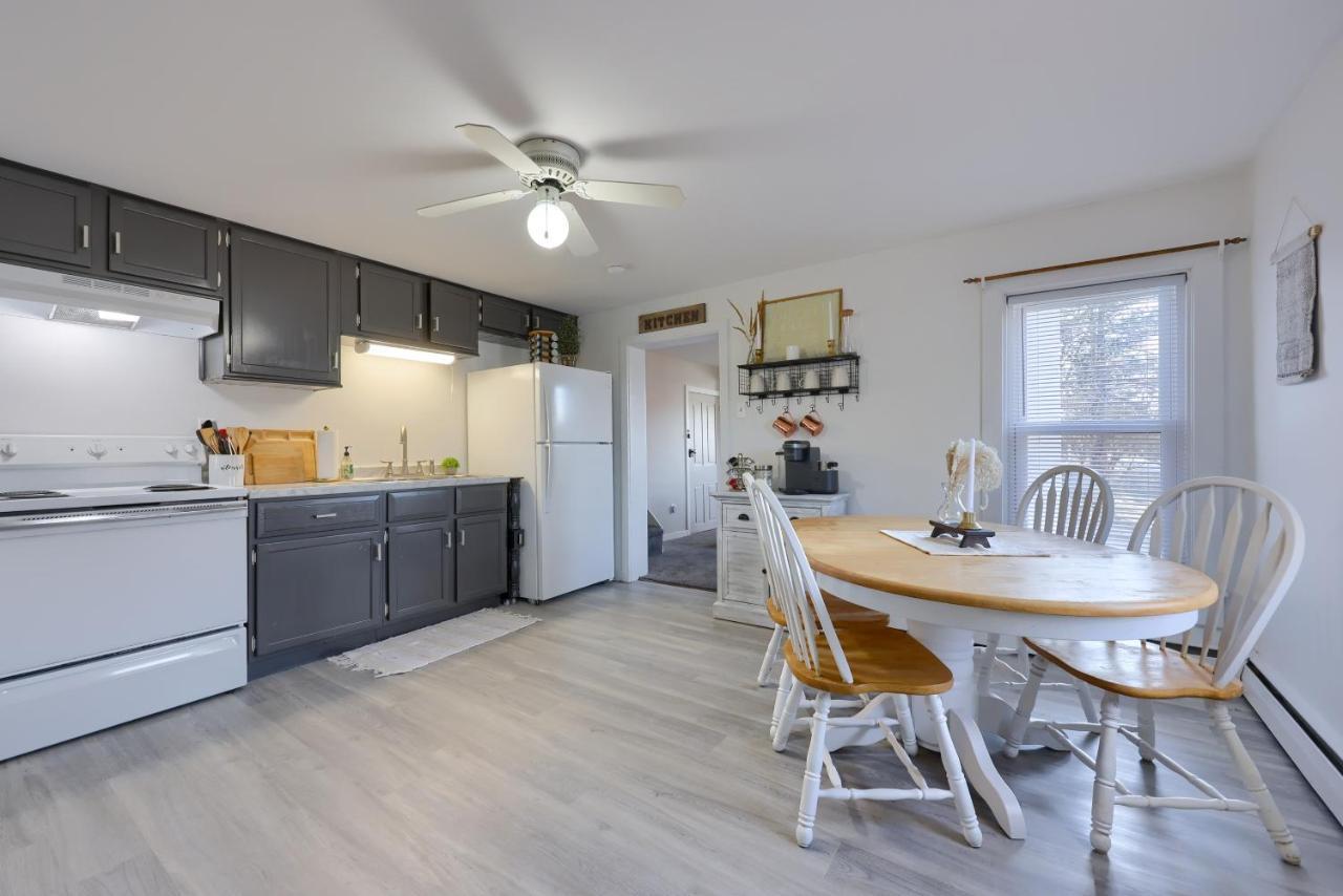 2-bedroom House W/ Large Outdoor And Firepit! Ferienhaus
